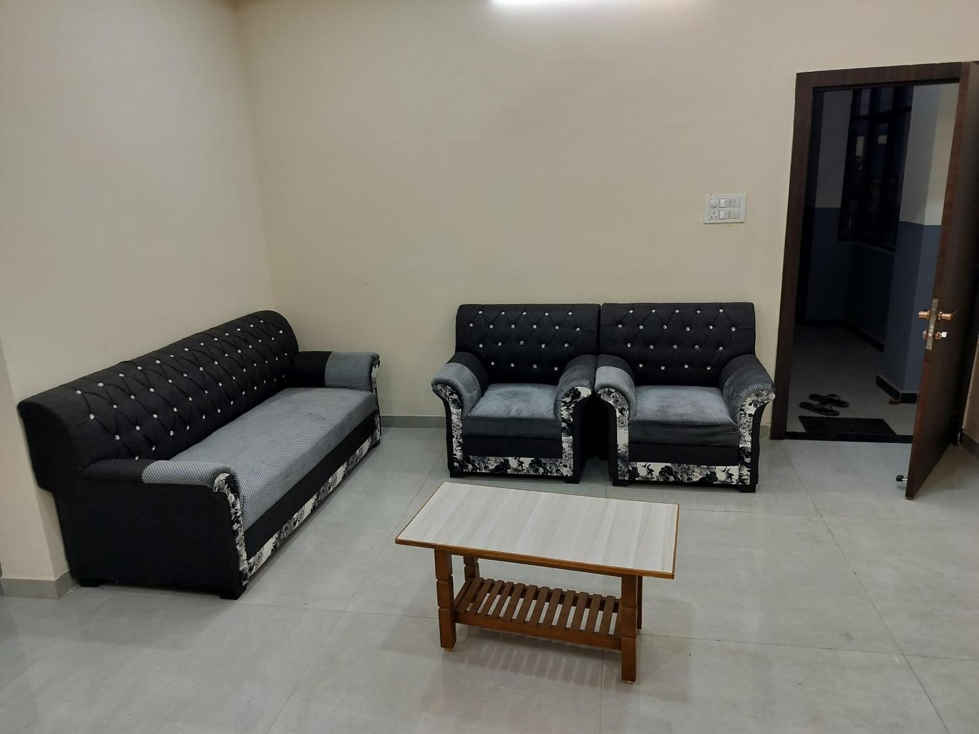 Shiv Shakti Homestay اوجاين المظهر الخارجي الصورة
