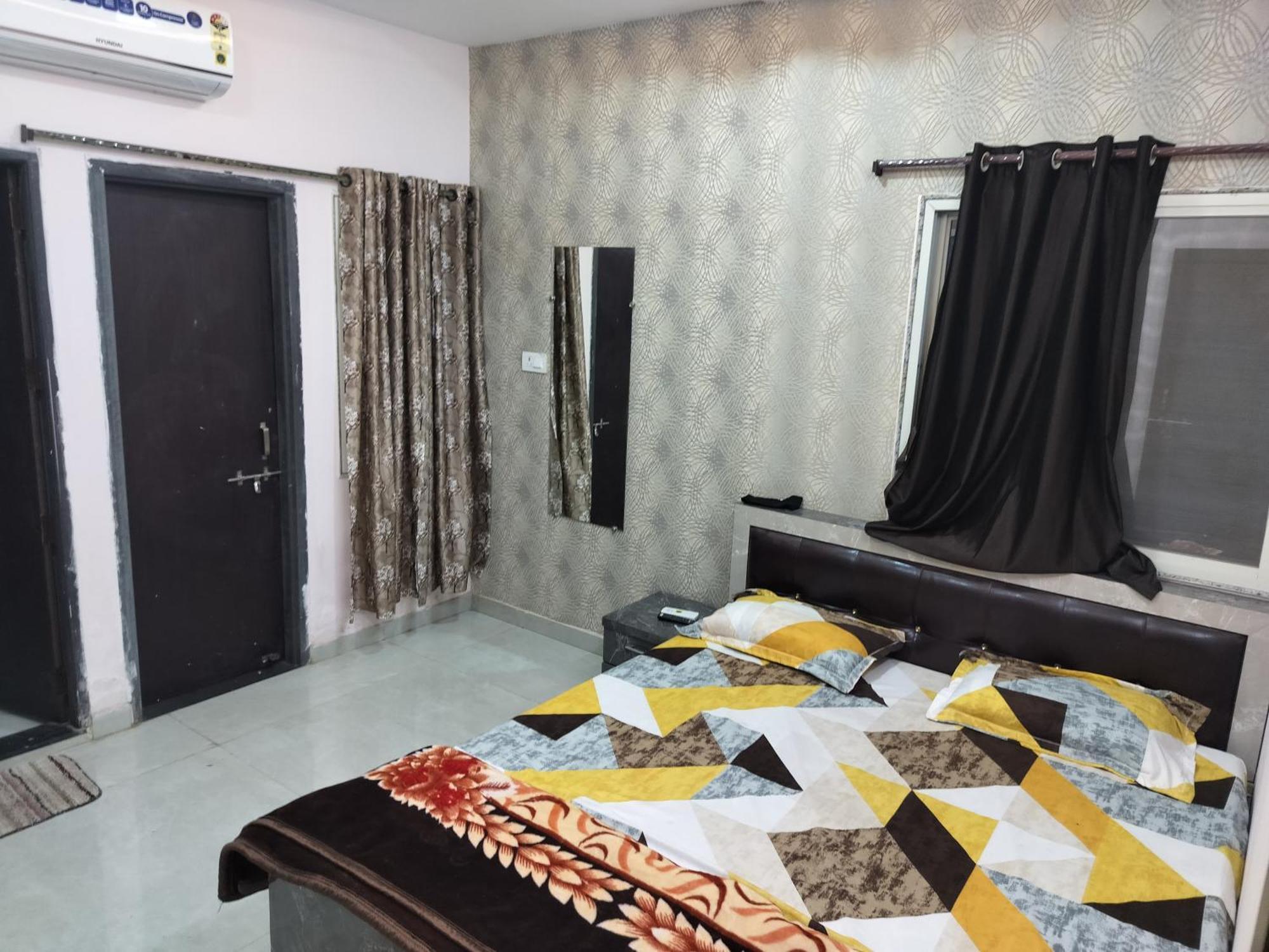 Shiv Shakti Homestay اوجاين المظهر الخارجي الصورة